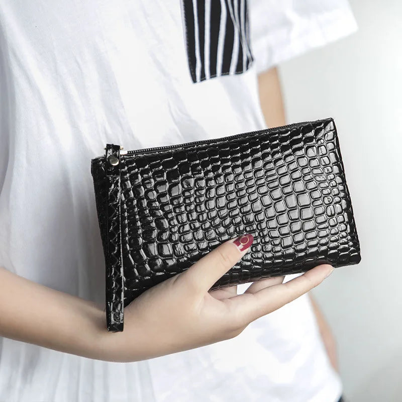 Retro Stone Pattern Leather Clutch