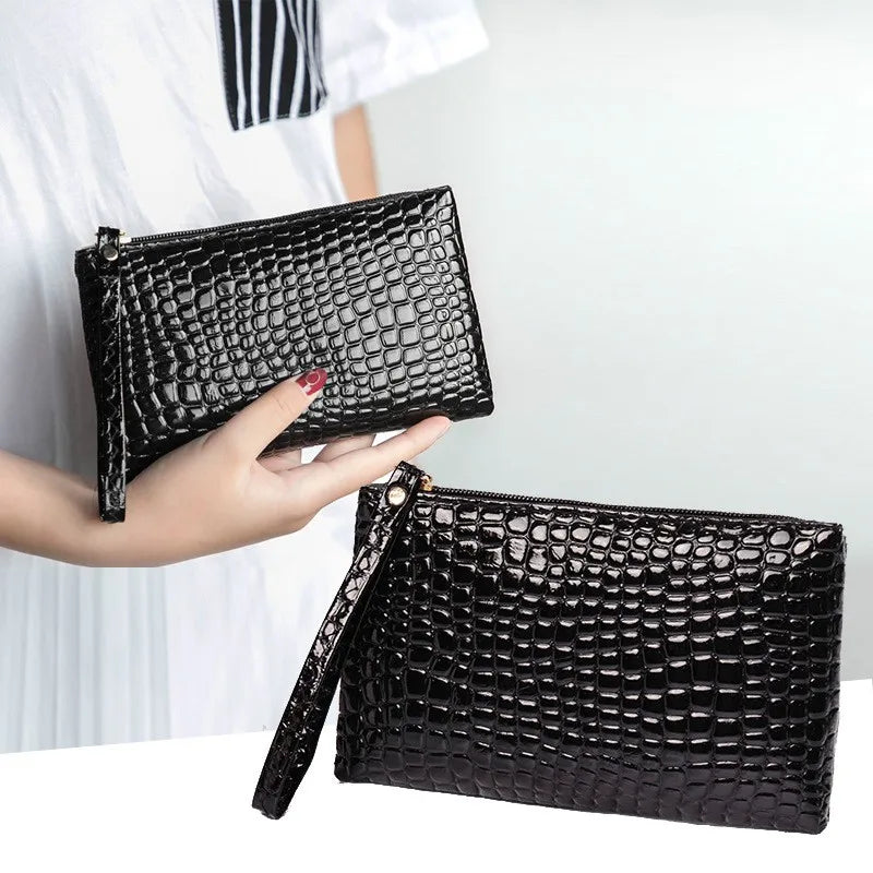 Retro Stone Pattern Leather Clutch